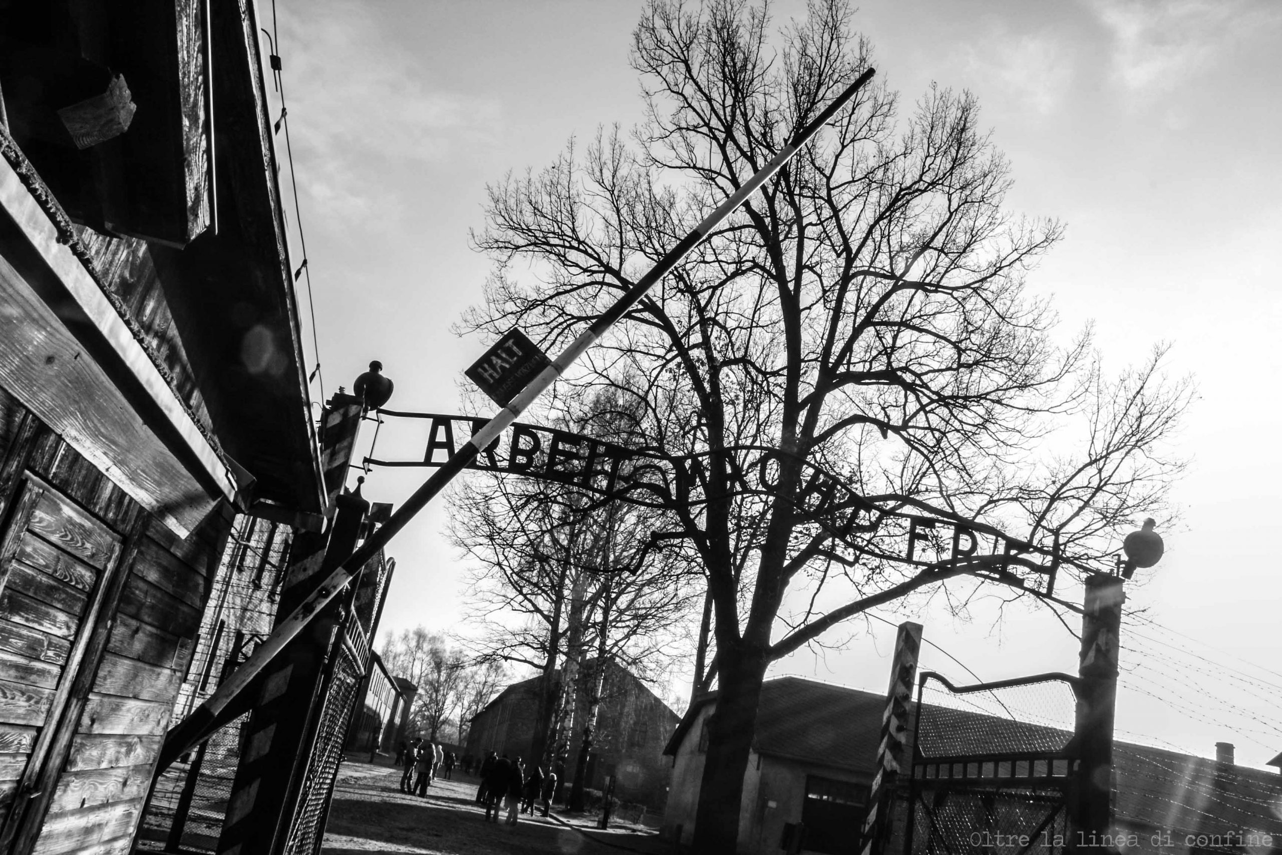 Scritta Cancello Auschwitz Guida alla Visita del Campo di Concentramento