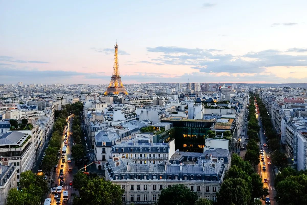 Arco di Trionfo Parigi Vista Panoramica: si può salire sull'Arco di Trionfo per ammirare il panorama sulla città