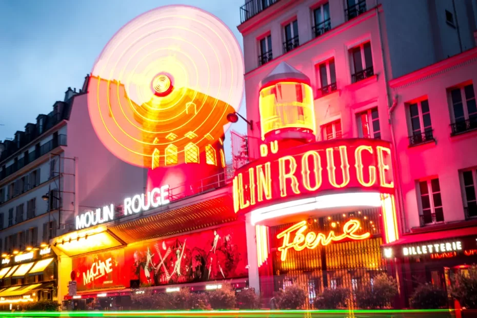 Moulin Rouge Parigi